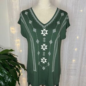 Cupio Dark Green Tribal Pattern Short Sleeve Tee